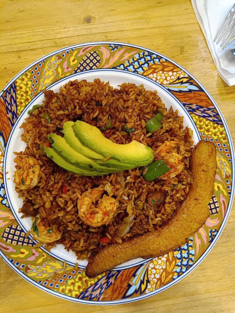 Bandera latina, una selección de entrantes para compartir en mesa.